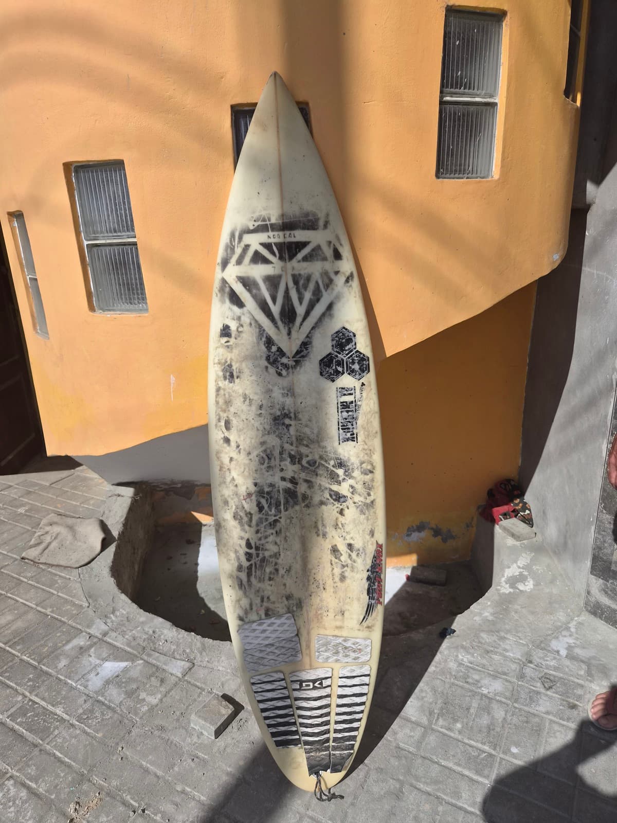 Surfboard for rent — El Hombre, Puerto Malabrigo